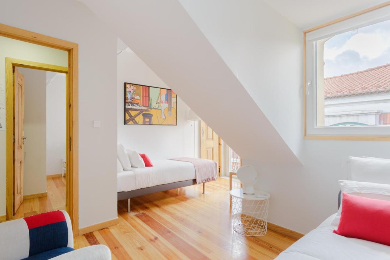 Chiado Rooftop Retreat: 19th Century Charm with River Views Lisbon Exterior photo